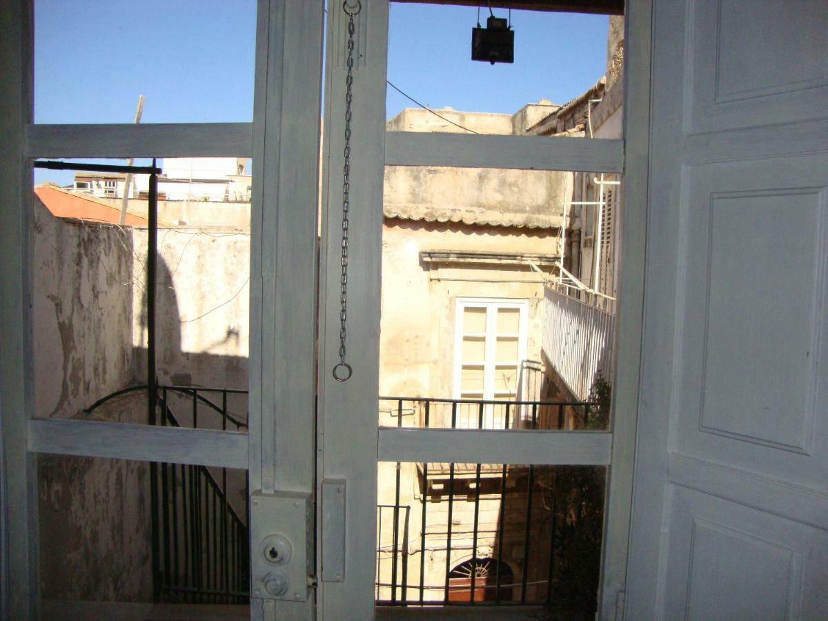 Il Nido Di Diana In Ortigia Apartment Сиракуза Екстериор снимка